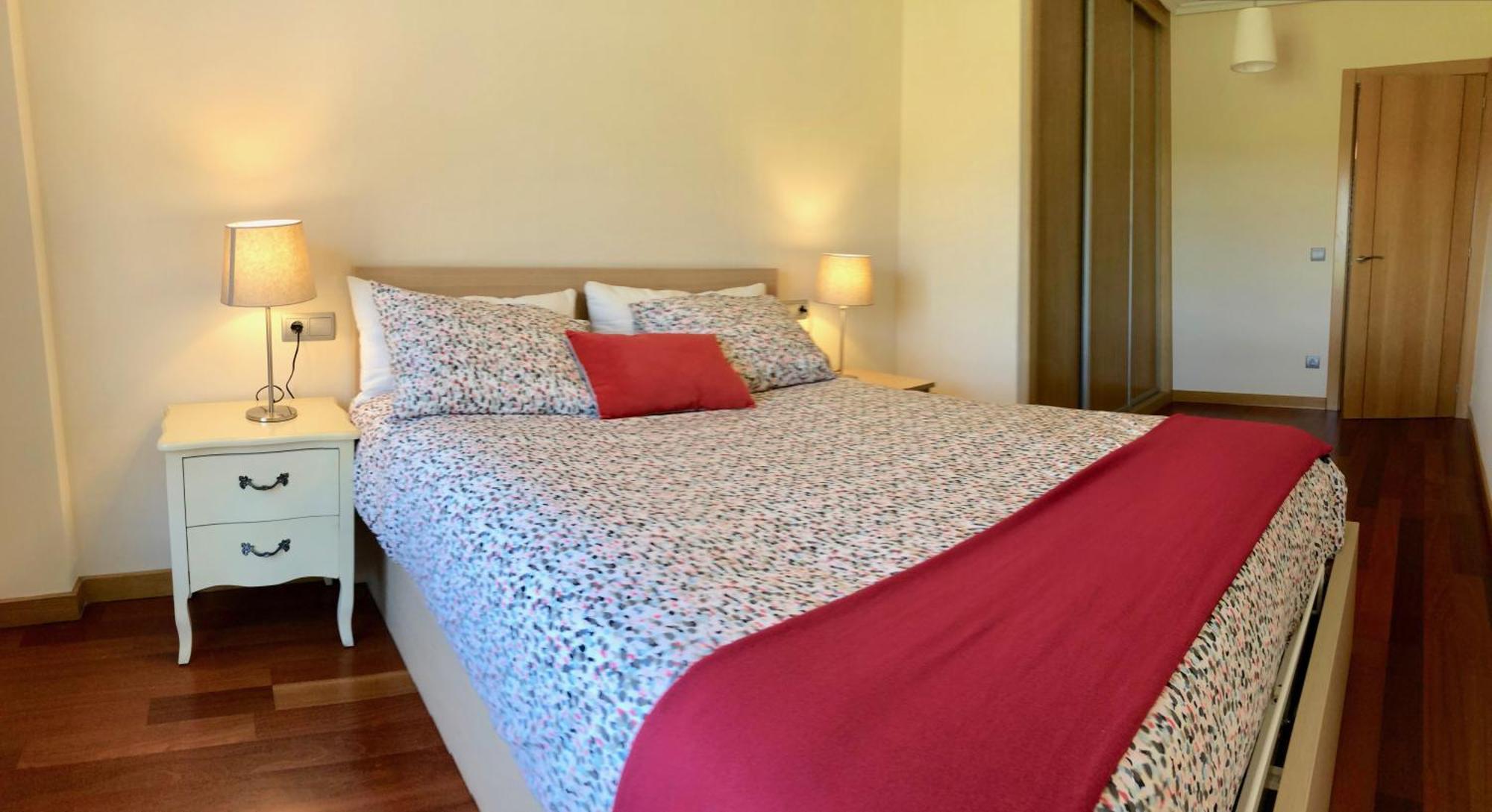 Apartamento Europa Jardin Oviedo Eksteriør billede