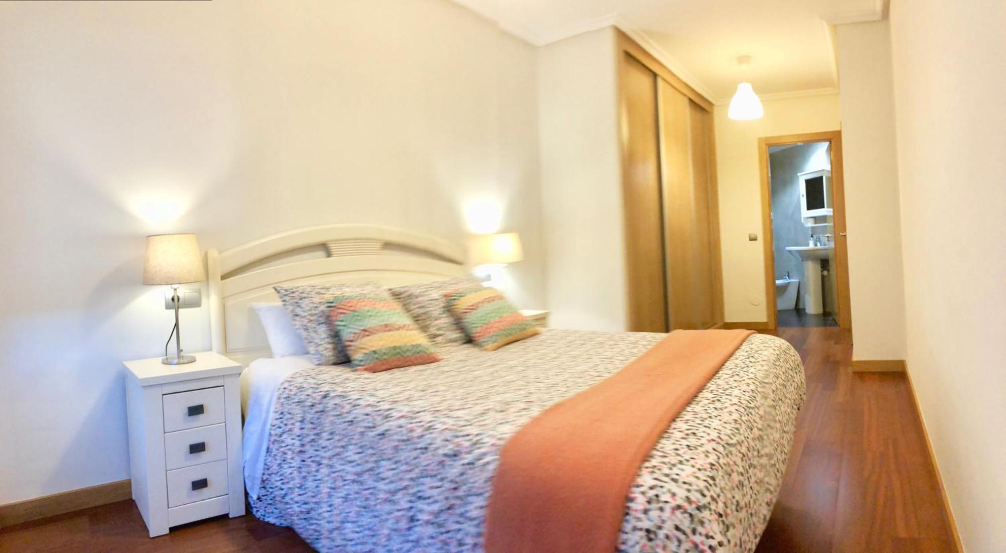 Apartamento Europa Jardin Oviedo Eksteriør billede