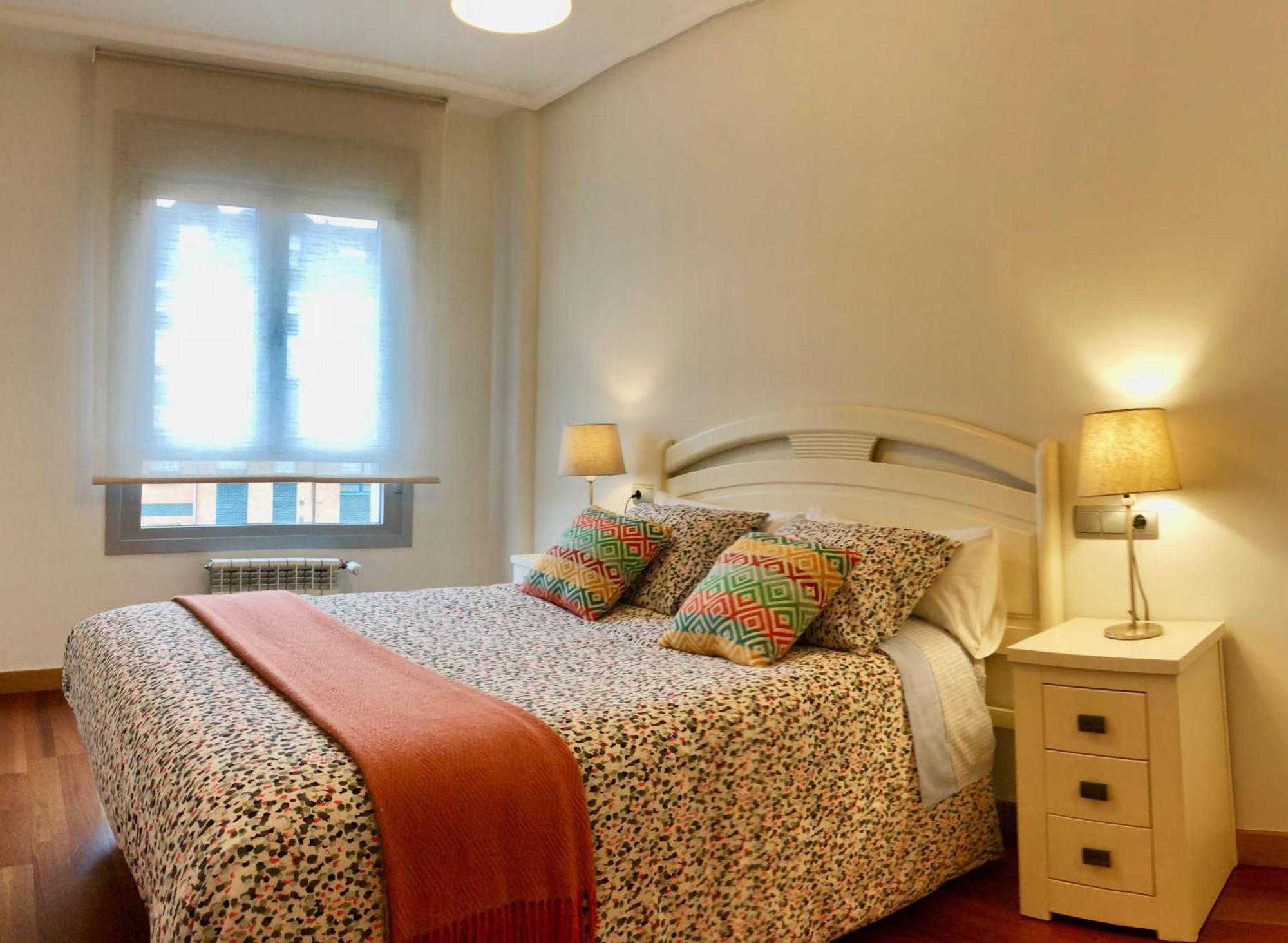 Apartamento Europa Jardin Oviedo Eksteriør billede