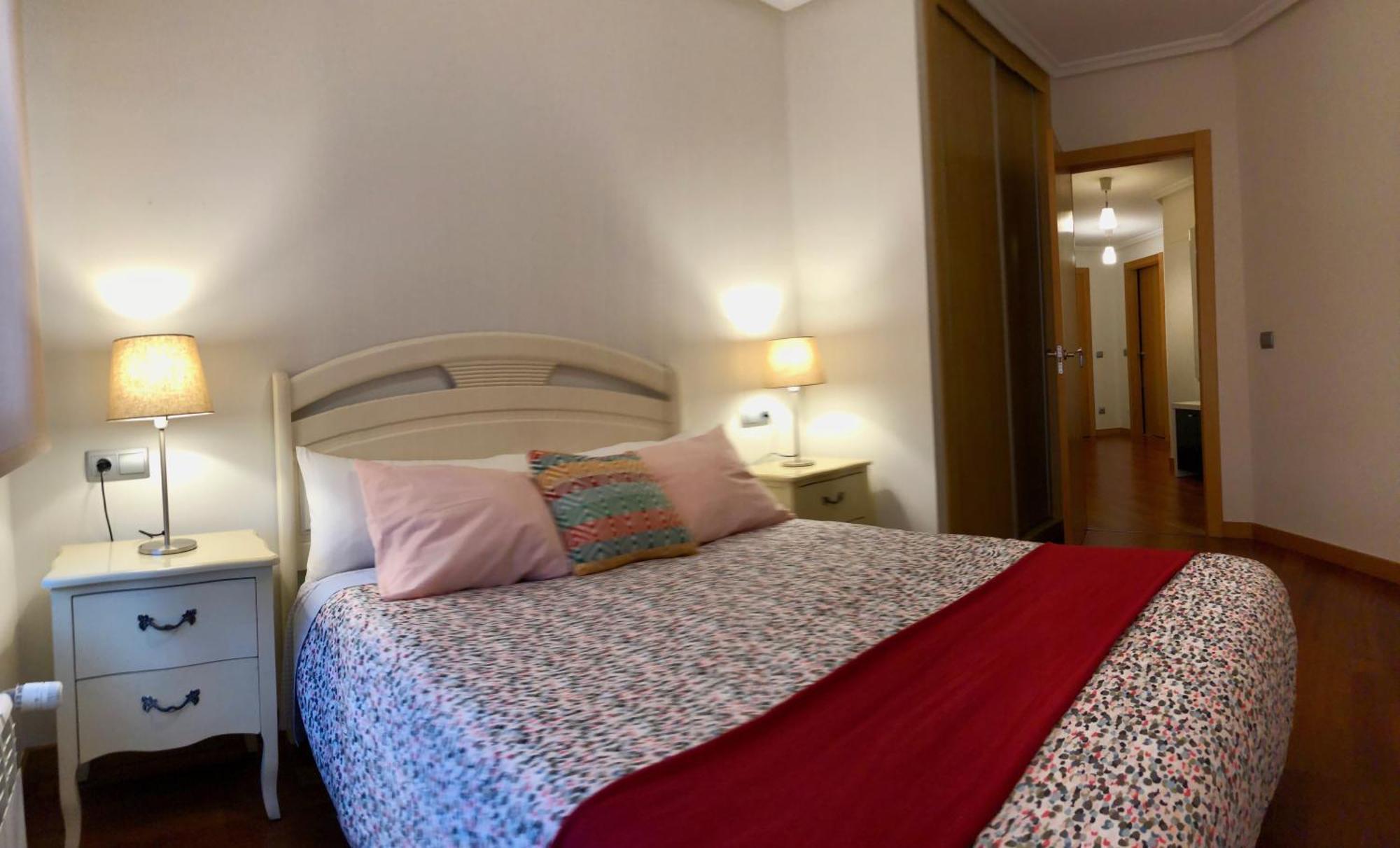 Apartamento Europa Jardin Oviedo Eksteriør billede